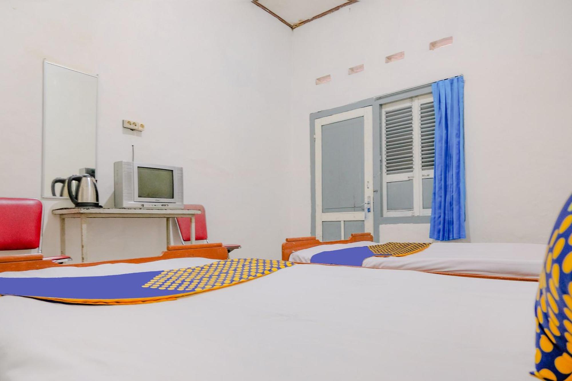 Oyo Life 2638 Hotel Raya Sarangan Eksteriør billede