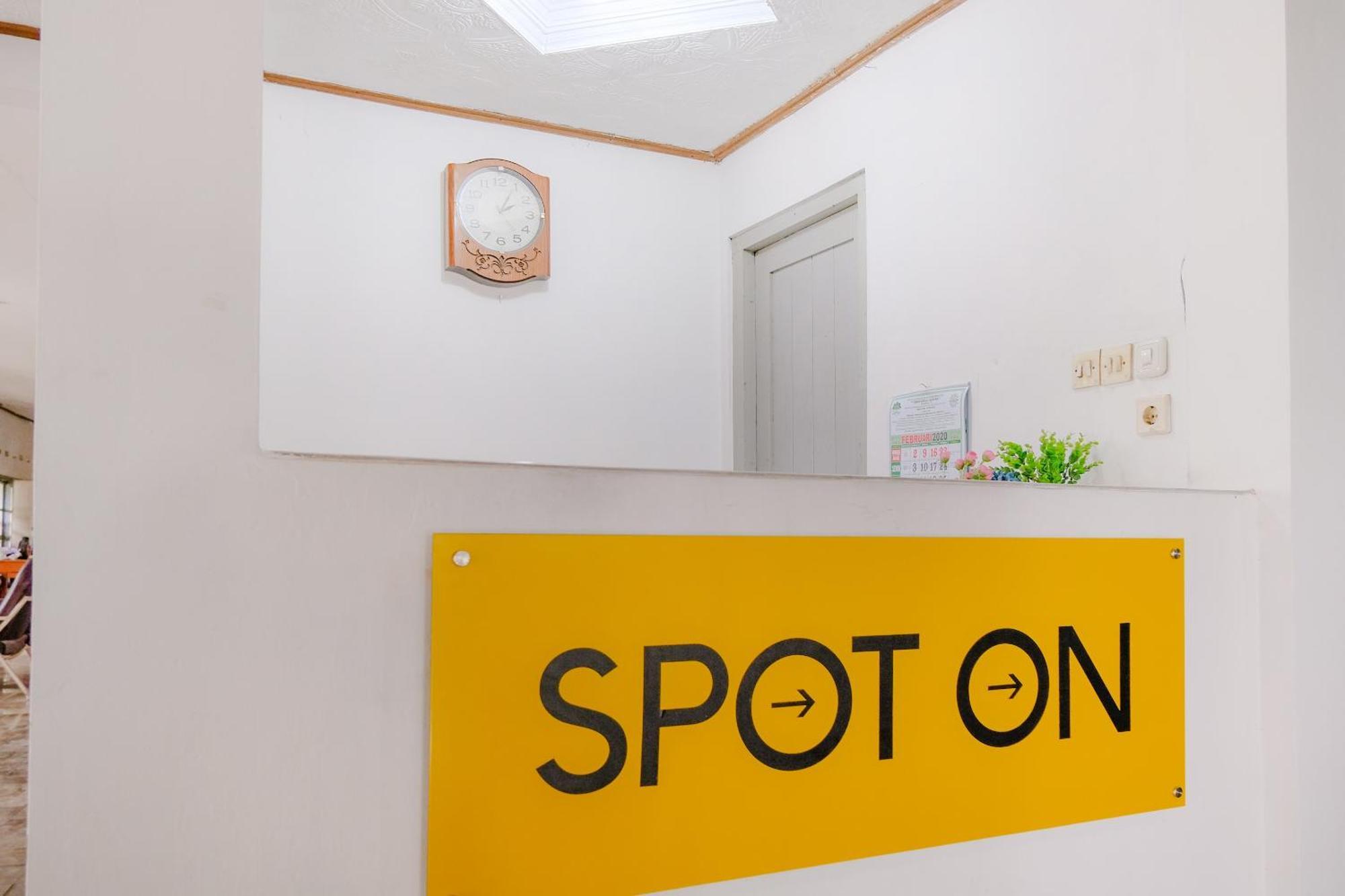 Oyo Life 2638 Hotel Raya Sarangan Eksteriør billede