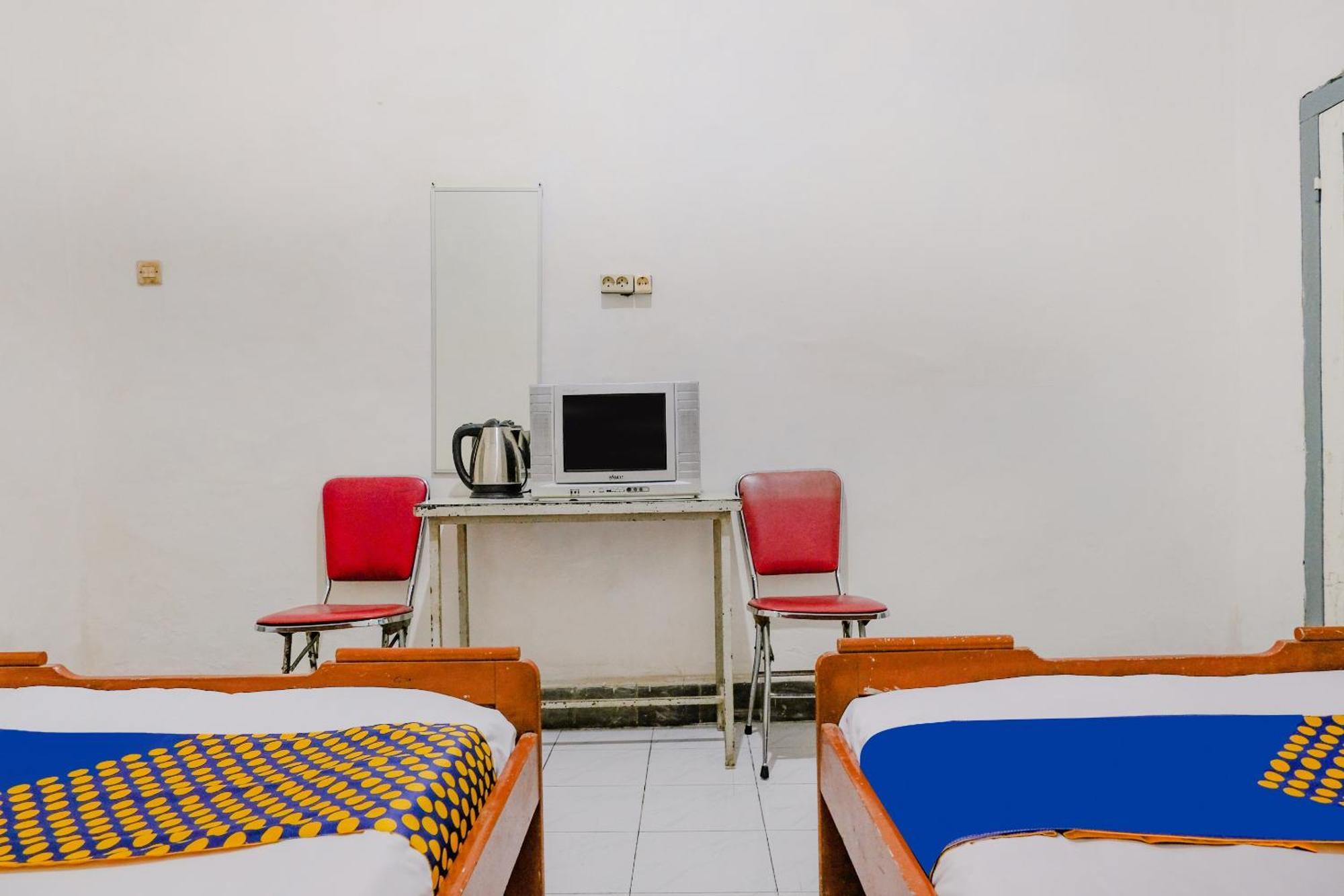 Oyo Life 2638 Hotel Raya Sarangan Eksteriør billede