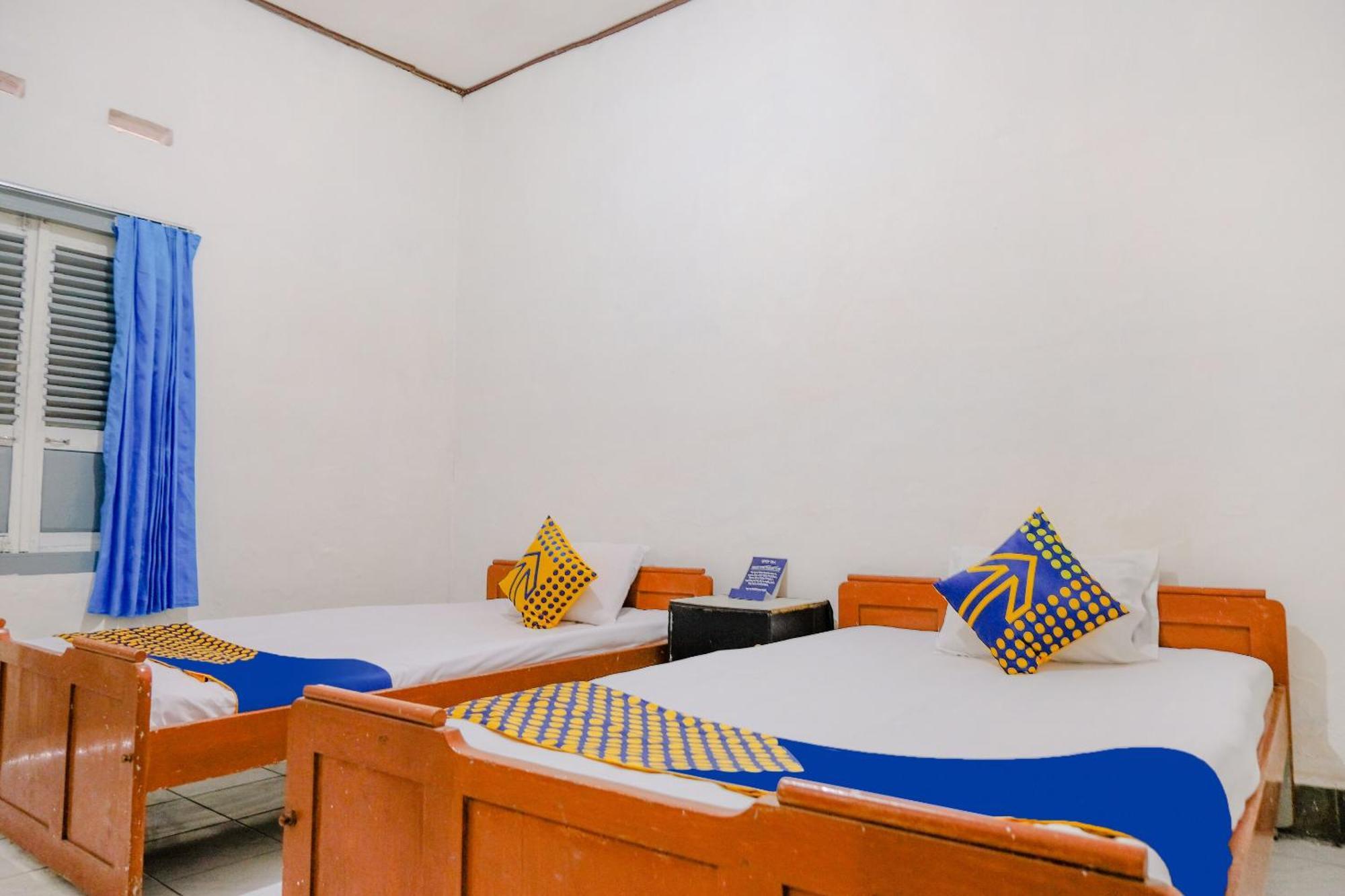 Oyo Life 2638 Hotel Raya Sarangan Eksteriør billede
