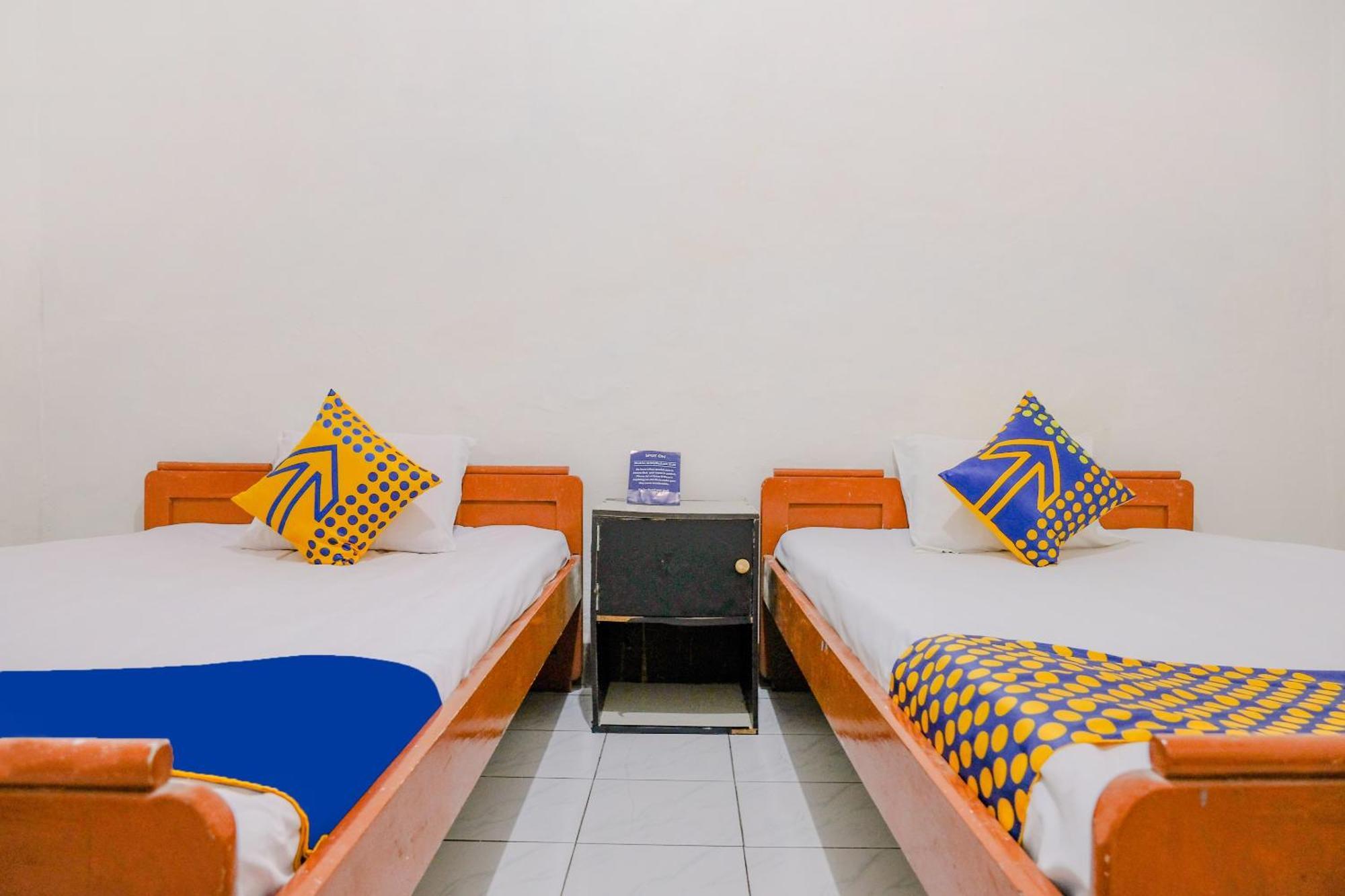 Oyo Life 2638 Hotel Raya Sarangan Eksteriør billede
