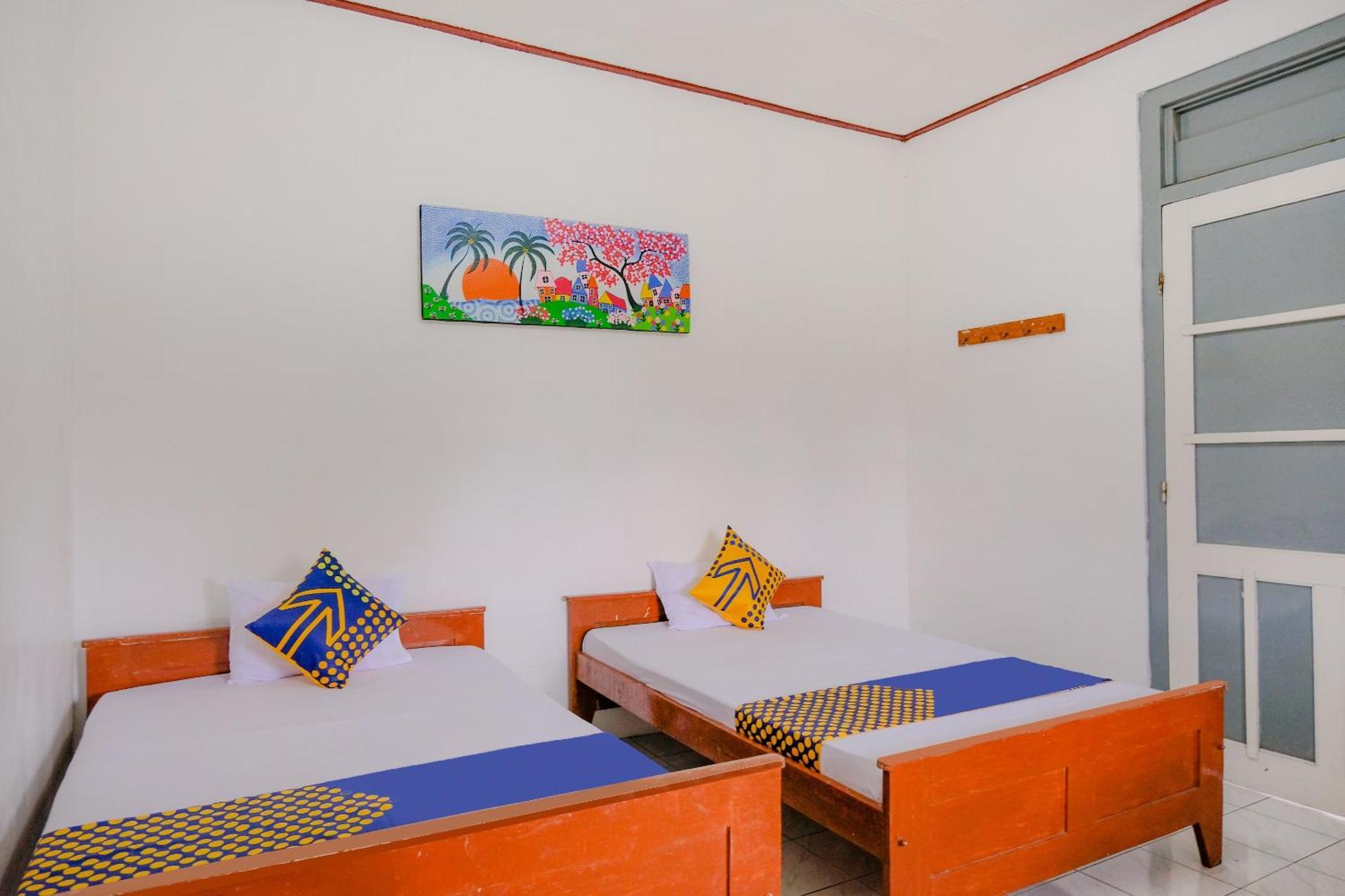 Oyo Life 2638 Hotel Raya Sarangan Eksteriør billede