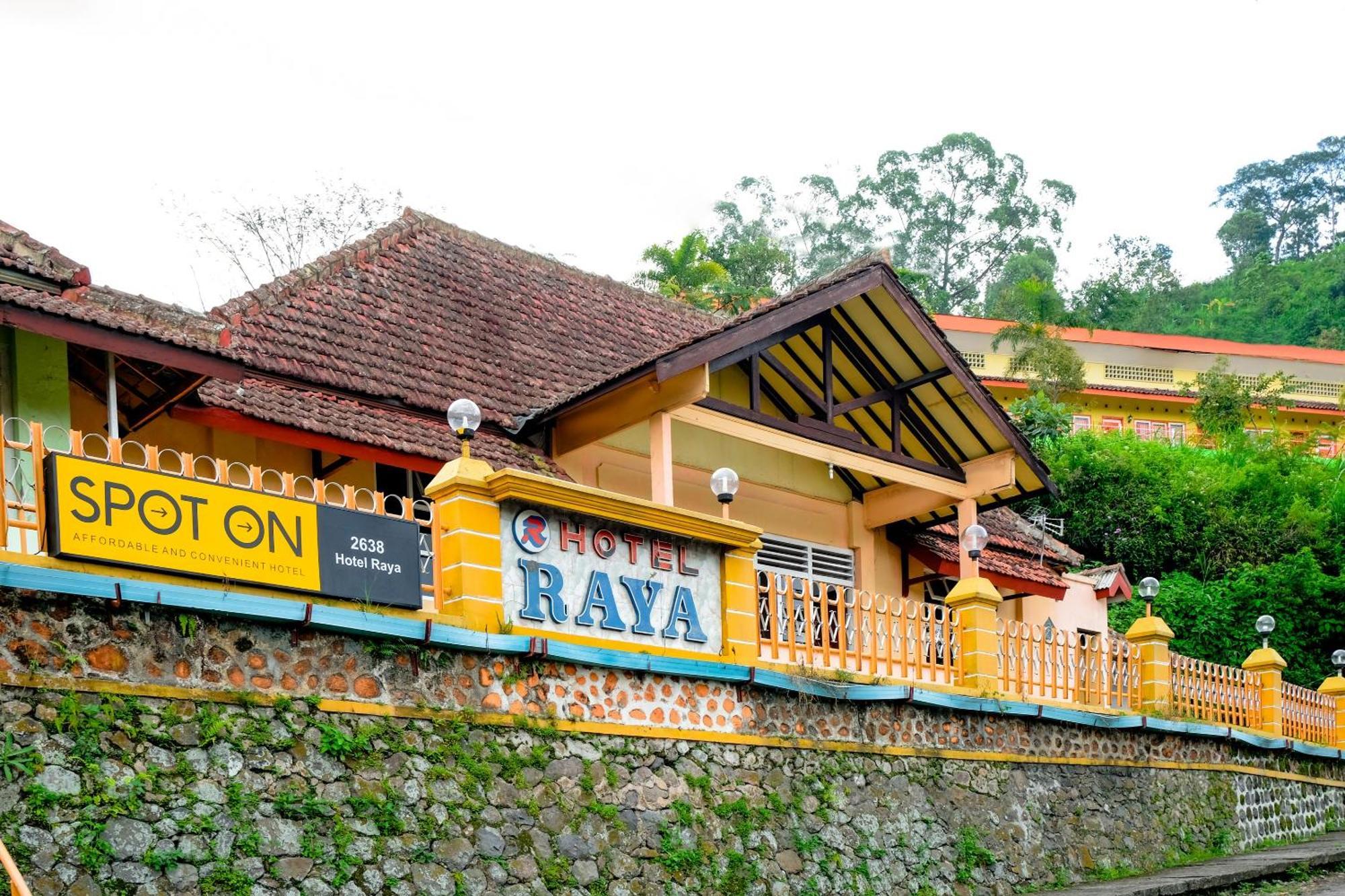 Oyo Life 2638 Hotel Raya Sarangan Eksteriør billede